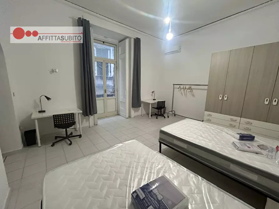 Immagine 22 di Camera in affitto  in via san nicandro 9 a Napoli