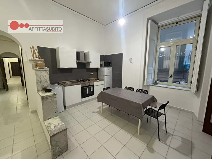Immagine 31 di Camera in affitto  in via san nicandro 9 a Napoli
