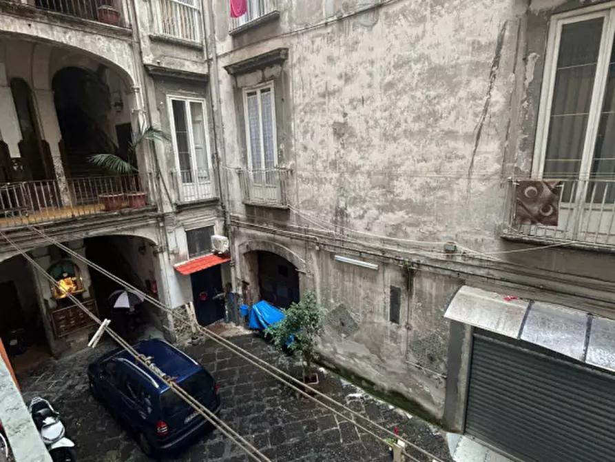 Immagine 33 di Camera in affitto  in via san nicandro 9 a Napoli