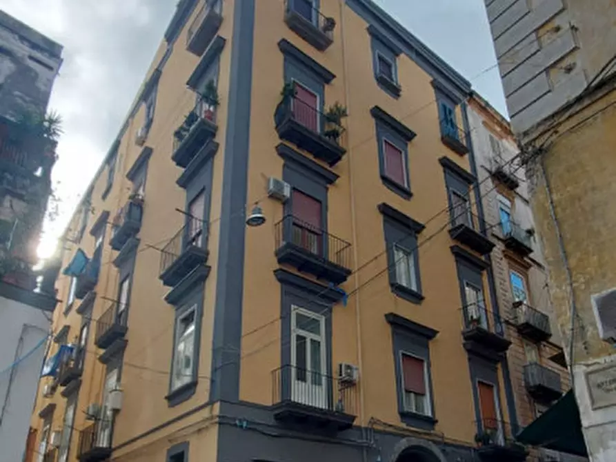 Immagine 47 di Camera in affitto  in via san nicandro 9 a Napoli