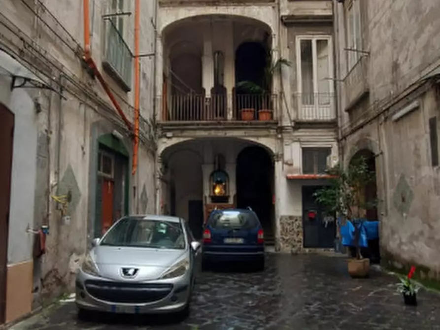 Immagine 48 di Camera in affitto  in via san nicandro 9 a Napoli
