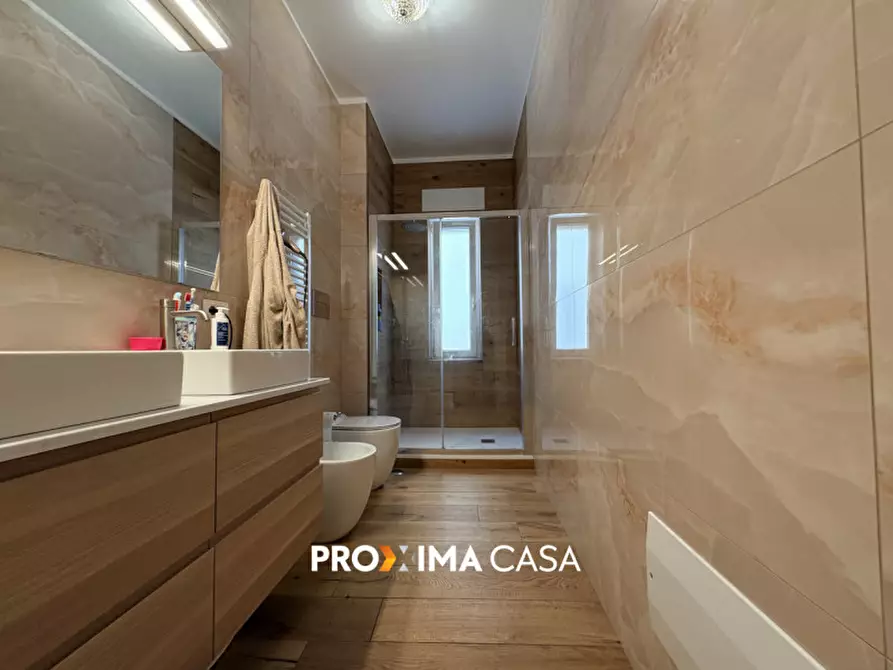Immagine 15 di Appartamento in vendita  in Via Gelso 9 a Salerno
