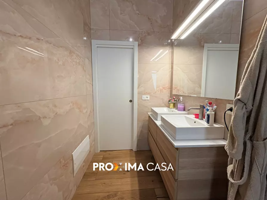 Immagine 16 di Appartamento in vendita  in Via Gelso 9 a Salerno
