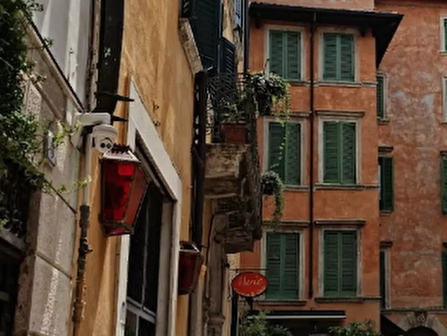 Immagine 1 di Appartamento in vendita  in Via Mazzini a Verona