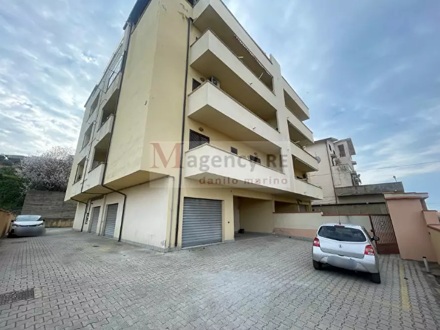 Immagine 1 di Appartamento in vendita  in 43 Contrada Saracinello a Reggio Di Calabria