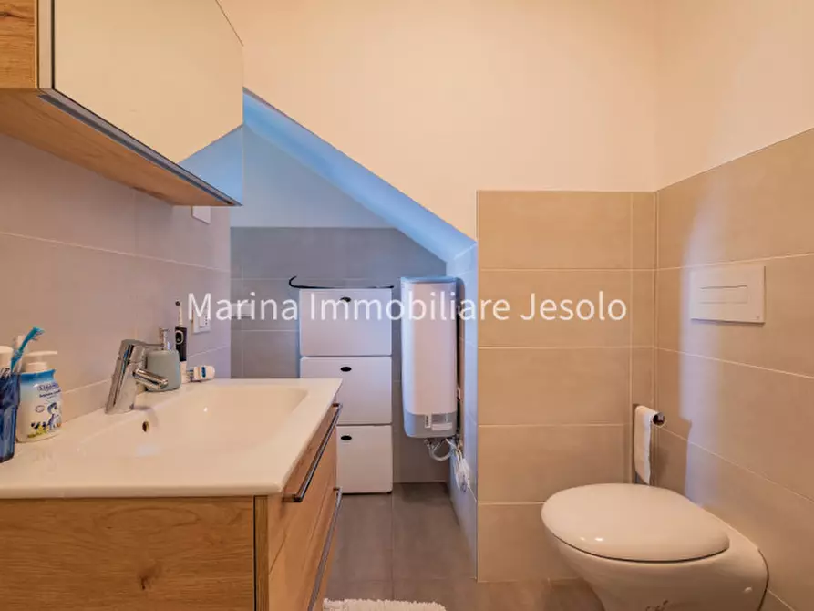 Immagine 26 di Appartamento in vendita  in via monti a Jesolo