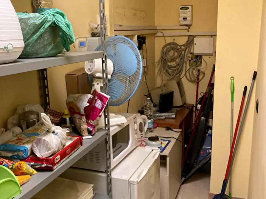 Immagine 6 di Ufficio in vendita  in Via Valente - Via Vittime del Caporalato a Ceglie Messapico