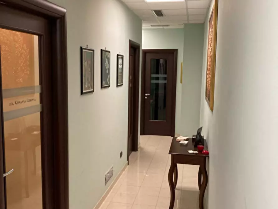 Immagine 7 di Ufficio in vendita  in Via Valente - Via Vittime del Caporalato a Ceglie Messapico