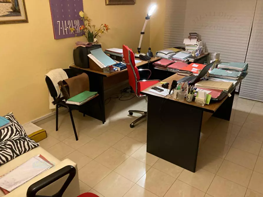 Immagine 9 di Ufficio in vendita  in Via Valente - Via Vittime del Caporalato a Ceglie Messapico