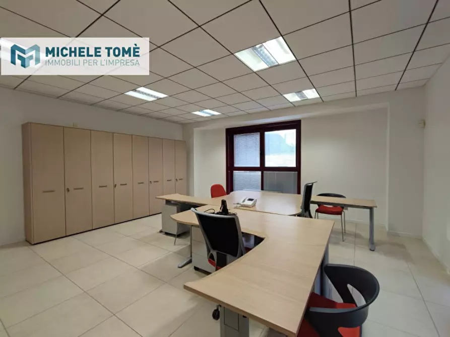 Immagine 29 di Ufficio in affitto  in via sottosengia a Sant'ambrogio Di Valpolicella