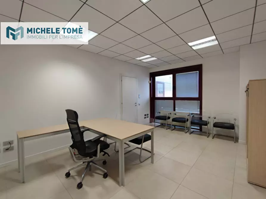 Immagine 35 di Ufficio in affitto  in via sottosengia a Sant'ambrogio Di Valpolicella