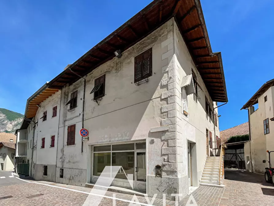 Immagine 1 di Palazzo in vendita  in Piazza Cesare Battisti a Salorno .Salurn.