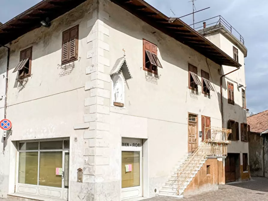 Immagine 3 di Palazzo in vendita  in Piazza Cesare Battisti a Salorno .Salurn.