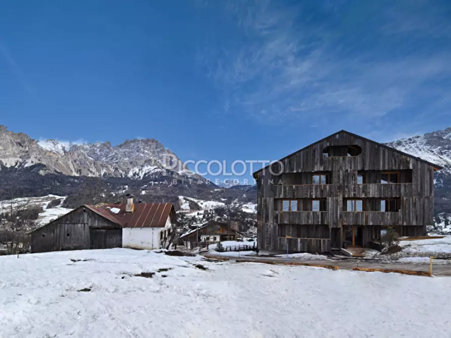 Immagine 20 di Appartamento in vendita  in via Ronco a Cortina D'ampezzo