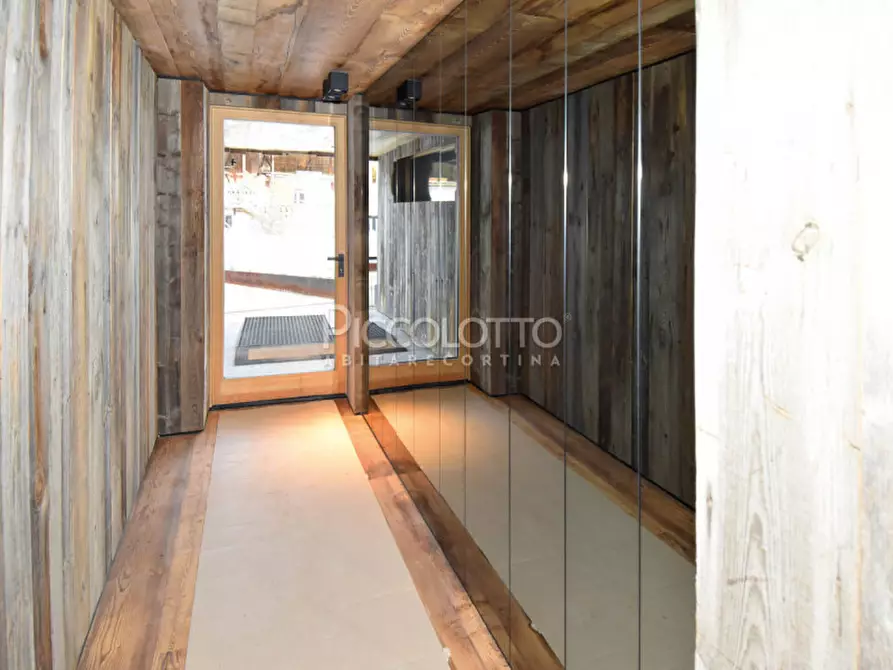 Immagine 21 di Appartamento in vendita  in via Ronco a Cortina D'ampezzo