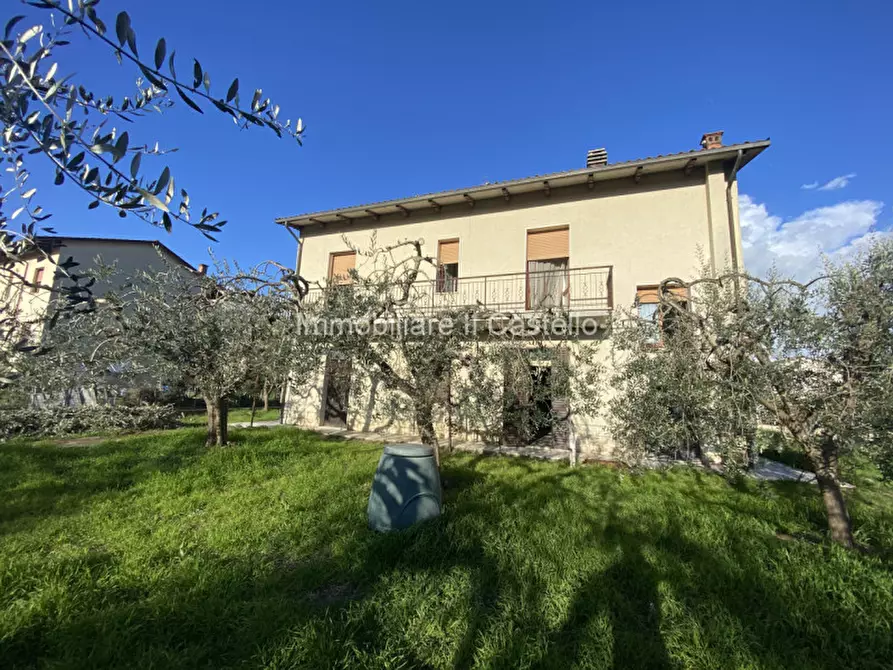 Immagine 1 di Casa indipendente in vendita  in Via Firenze a Castiglione Del Lago