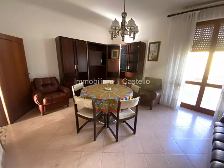 Immagine 3 di Casa indipendente in vendita  in Via Firenze a Castiglione Del Lago