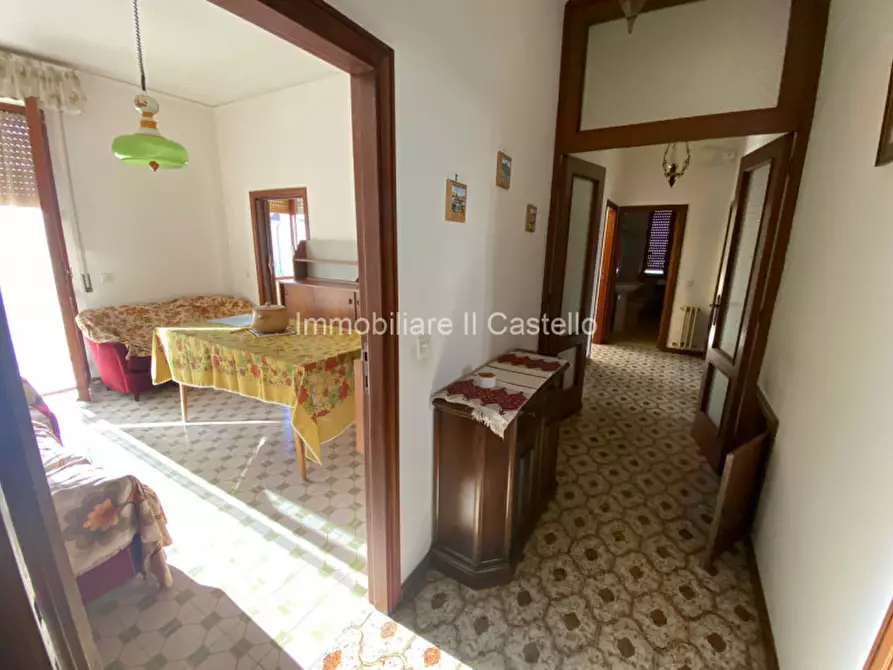 Immagine 4 di Casa indipendente in vendita  in Via Firenze a Castiglione Del Lago