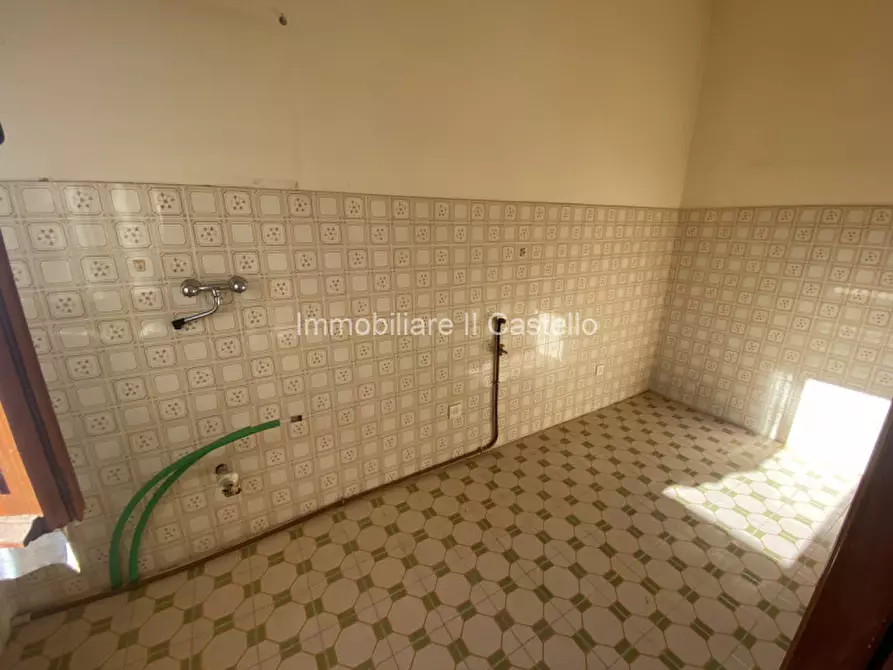 Immagine 7 di Casa indipendente in vendita  in Via Firenze a Castiglione Del Lago