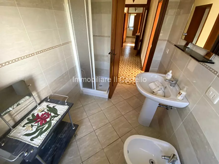 Immagine 15 di Casa indipendente in vendita  in Via Firenze a Castiglione Del Lago