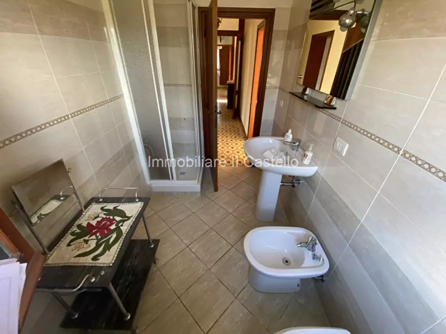 Immagine 16 di Casa indipendente in vendita  in Via Firenze a Castiglione Del Lago