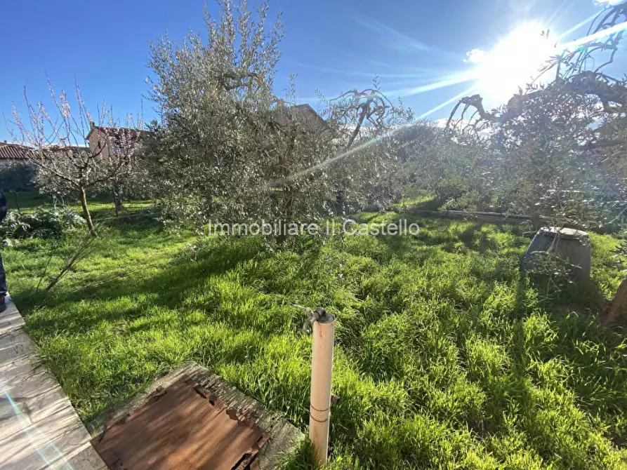 Immagine 24 di Casa indipendente in vendita  in Via Firenze a Castiglione Del Lago