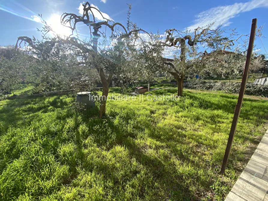 Immagine 25 di Casa indipendente in vendita  in Via Firenze a Castiglione Del Lago
