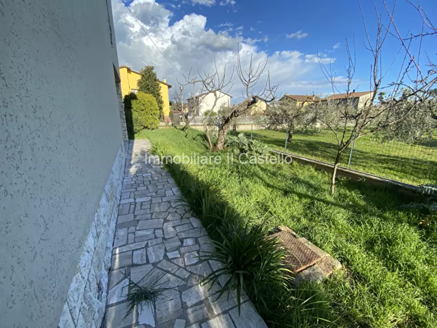 Immagine 26 di Casa indipendente in vendita  in Via Firenze a Castiglione Del Lago