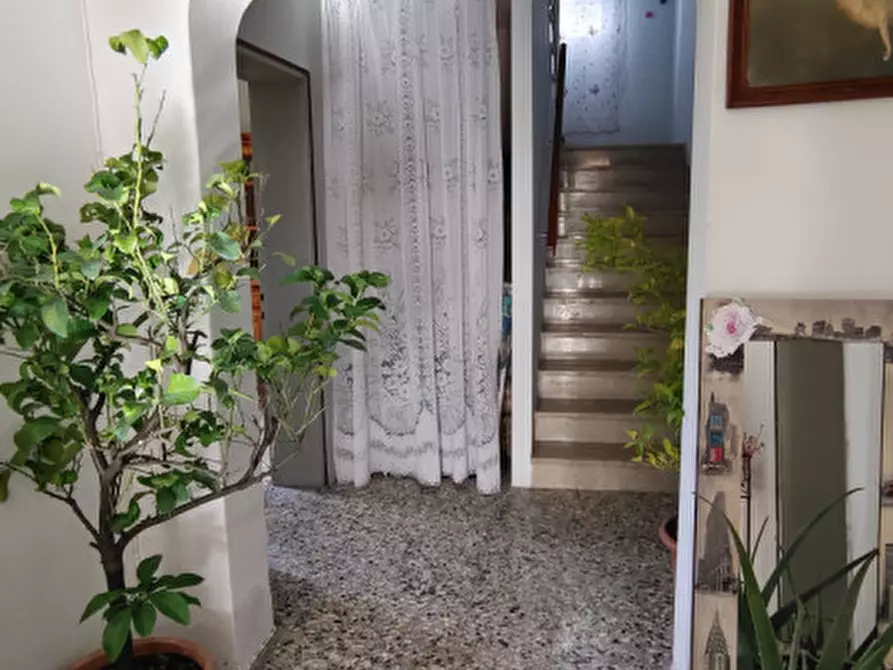 Immagine 9 di Casa trifamiliare in vendita  in Via Longhin a Giavera Del Montello