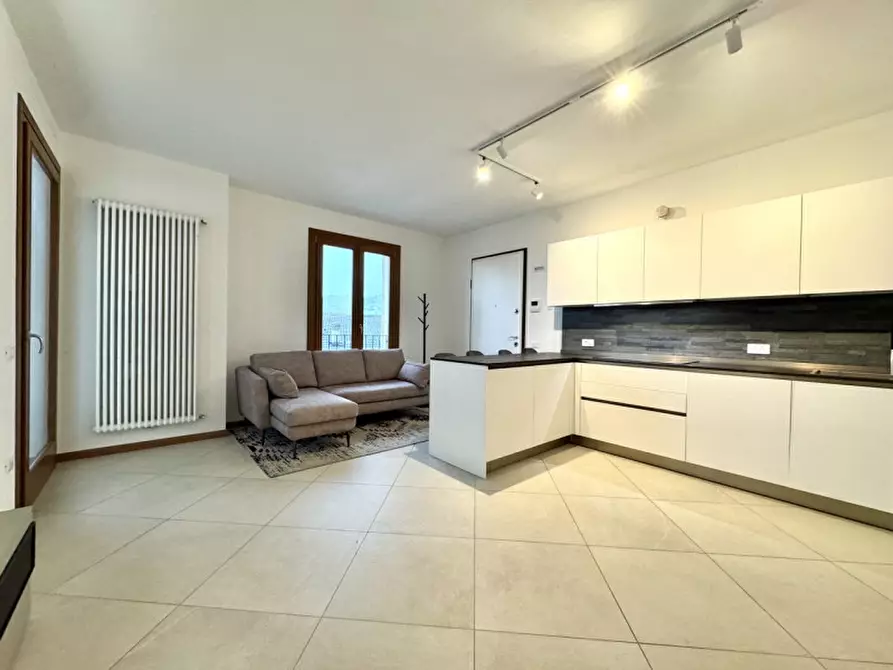 Immagine 2 di Appartamento in vendita  in via Marconi a Lugo Di Vicenza