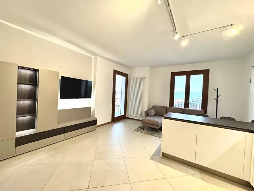 Immagine 3 di Appartamento in vendita  in via Marconi a Lugo Di Vicenza