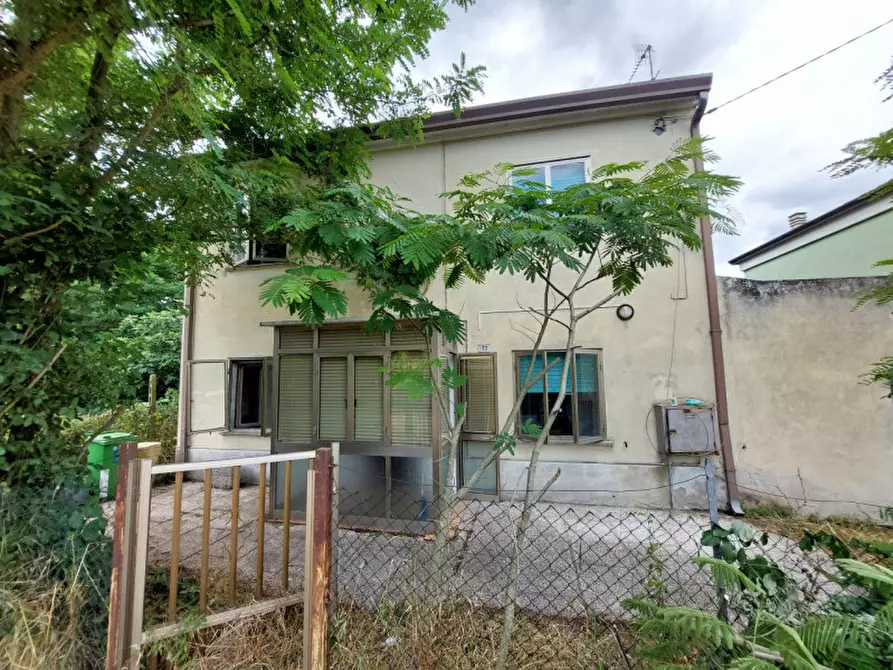 Immagine 1 di Casa indipendente in vendita  in Crociara, Via Catti a Ariano Nel Polesine