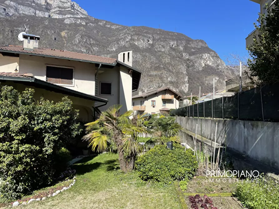 Immagine 6 di Villa in vendita  in Viale 4 Novembre a Ala