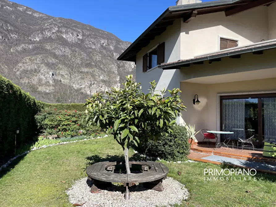 Immagine 7 di Villa in vendita  in Viale 4 Novembre a Ala