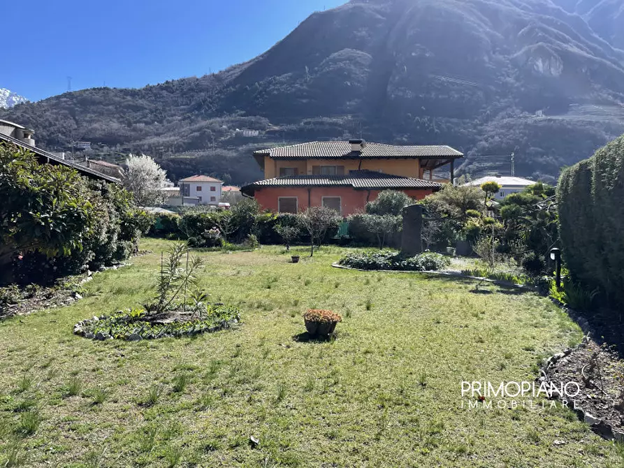 Immagine 15 di Villa in vendita  in Viale 4 Novembre a Ala