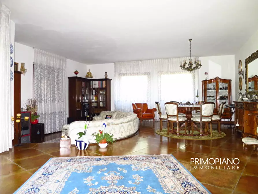 Immagine 18 di Villa in vendita  in Viale 4 Novembre a Ala