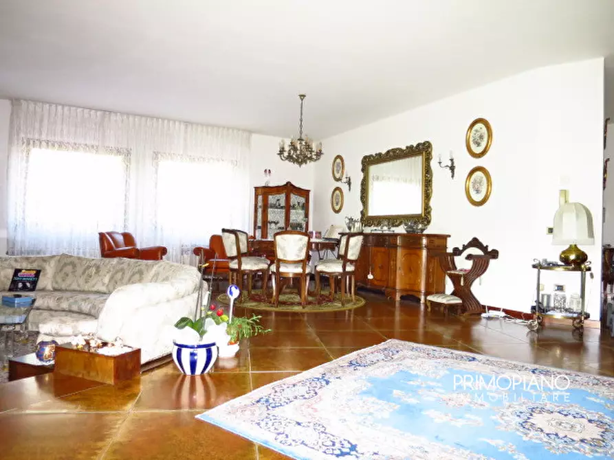 Immagine 20 di Villa in vendita  in Viale 4 Novembre a Ala