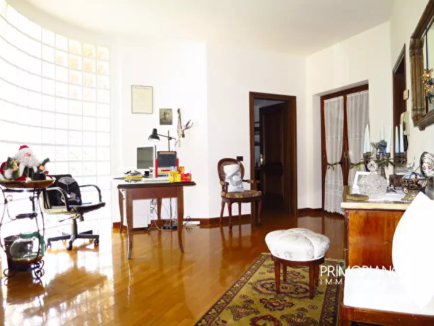 Immagine 30 di Villa in vendita  in Viale 4 Novembre a Ala