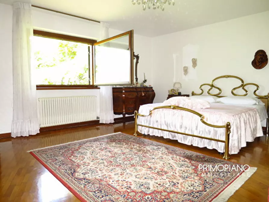 Immagine 38 di Villa in vendita  in Viale 4 Novembre a Ala