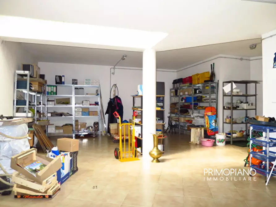 Immagine 41 di Villa in vendita  in Viale 4 Novembre a Ala