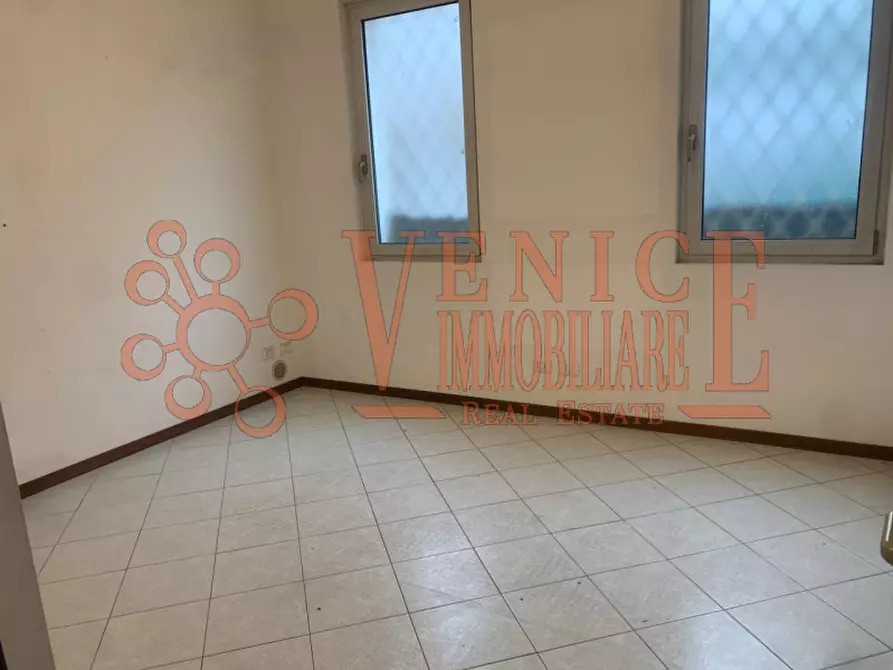 Immagine 3 di Negozio in vendita  a Venezia