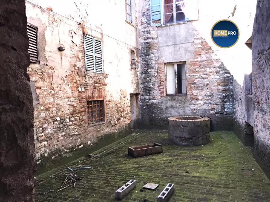 Immagine 11 di Palazzo in vendita  in via Battisti a Arcevia