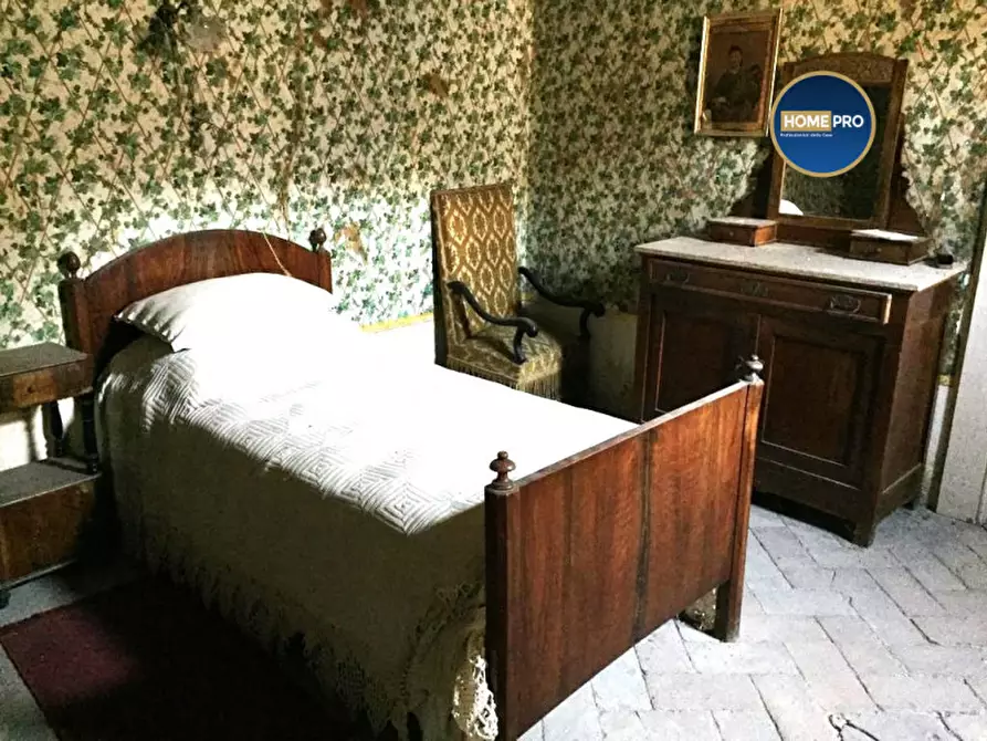 Immagine 26 di Palazzo in vendita  in via Battisti a Arcevia