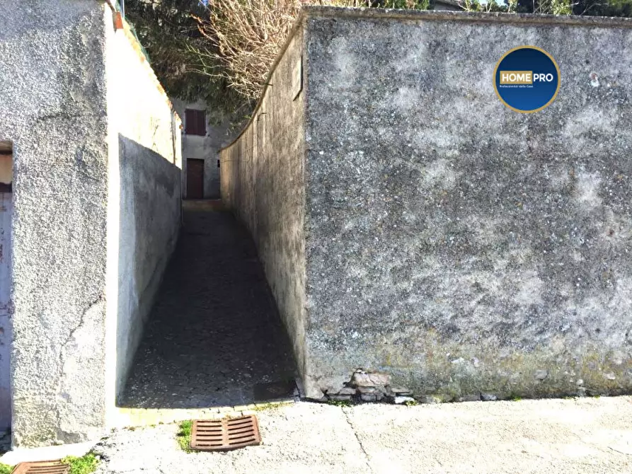 Immagine 32 di Palazzo in vendita  in via Battisti a Arcevia