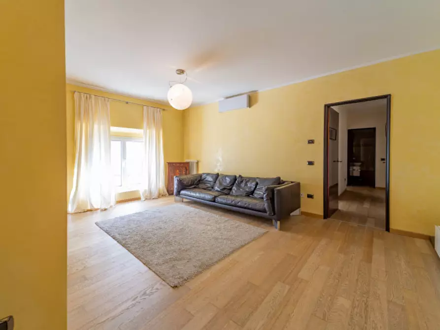 Immagine 1 di Appartamento in vendita  in Piazzale della Macina a Parma