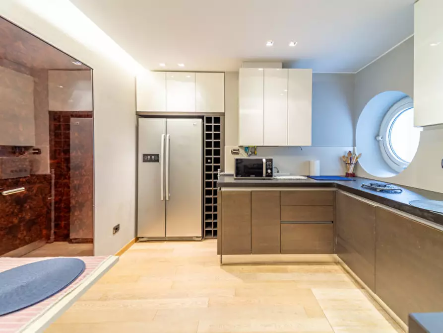 Immagine 9 di Appartamento in vendita  in Piazzale della Macina a Parma