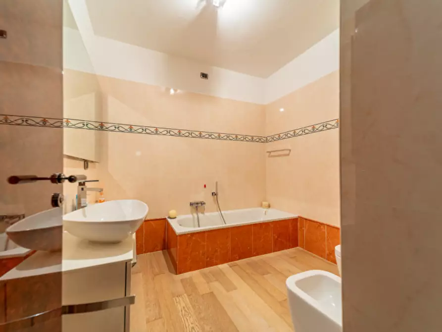 Immagine 24 di Appartamento in vendita  in Piazzale della Macina a Parma