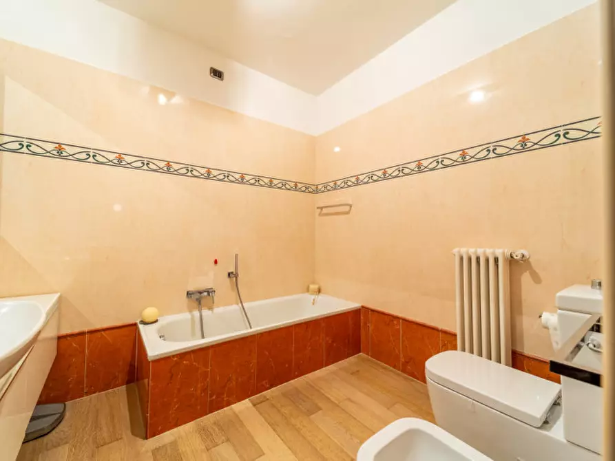 Immagine 25 di Appartamento in vendita  in Piazzale della Macina a Parma