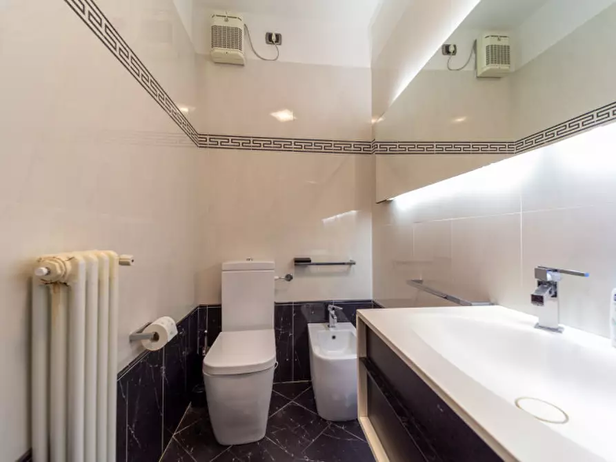 Immagine 27 di Appartamento in vendita  in Piazzale della Macina a Parma