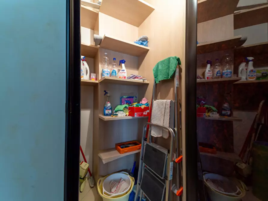 Immagine 31 di Appartamento in vendita  in Piazzale della Macina a Parma